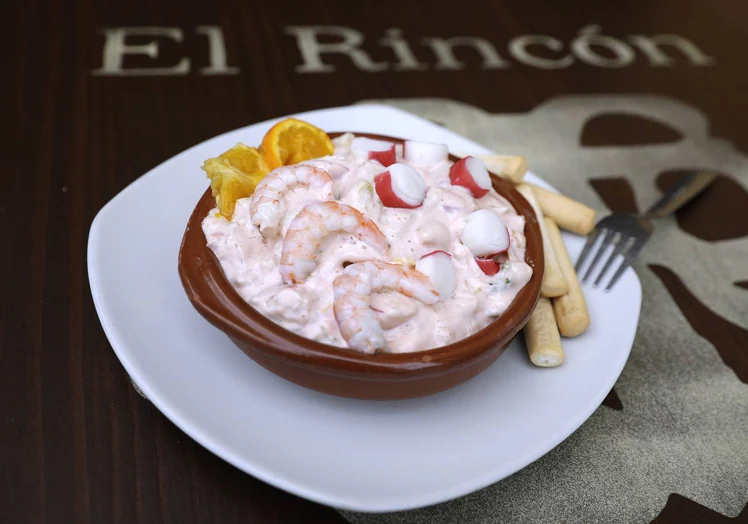 El Rincón de Joaquín's prawn cocktail, with lettuce, sea bream and apple.