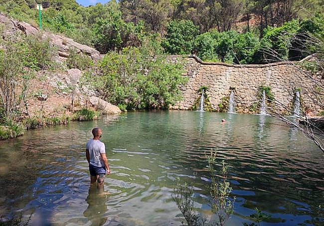 El Dique dam, on the river Turón.