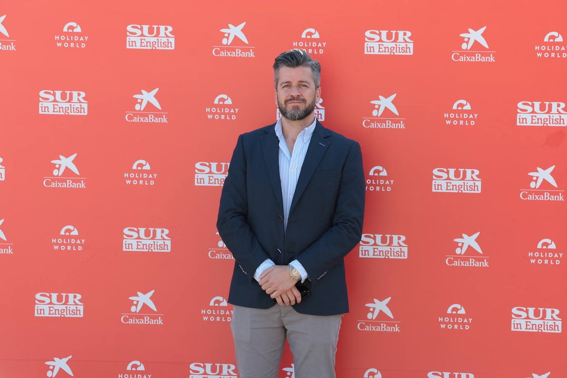 SUR in English celebrates international business