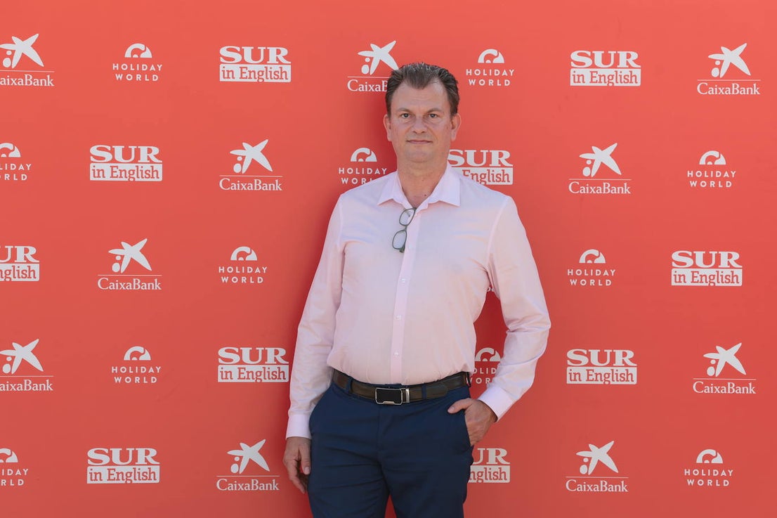 SUR in English celebrates international business