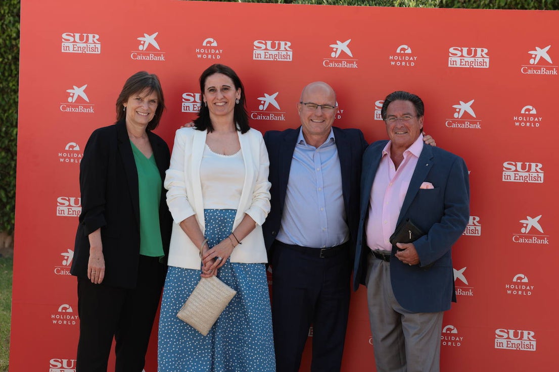 SUR in English celebrates international business