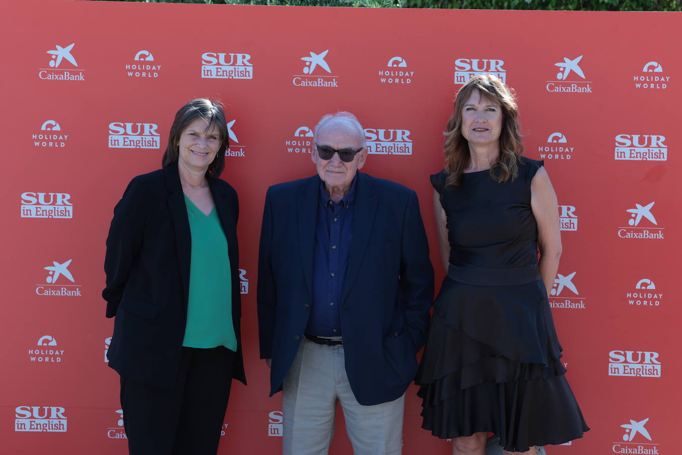 SUR in English celebrates international business