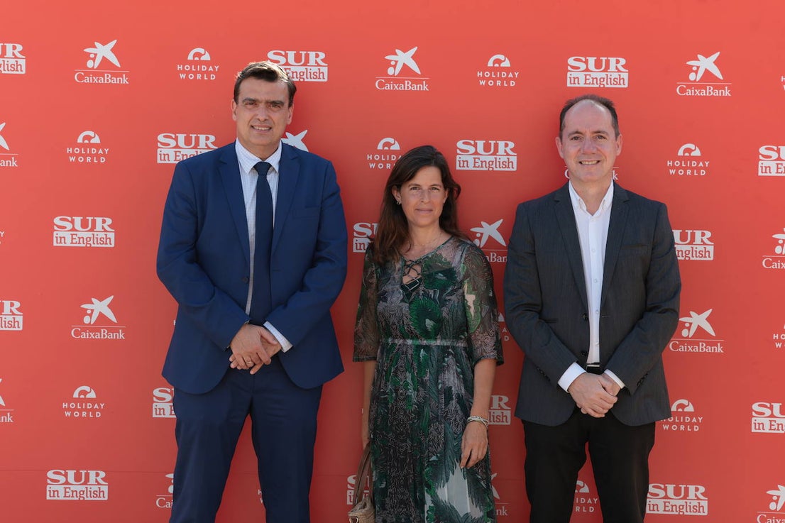 SUR in English celebrates international business