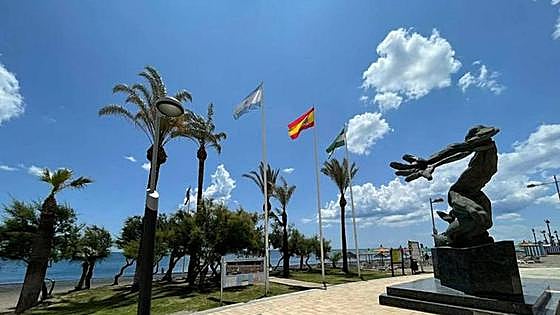 Manilva gets its beaches ready for summer visitors