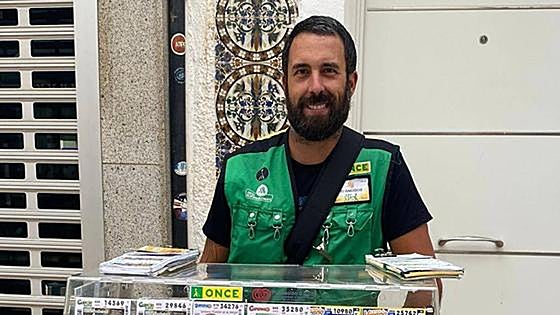 Lady luck smiles on ten lottery winners in Torremolinos