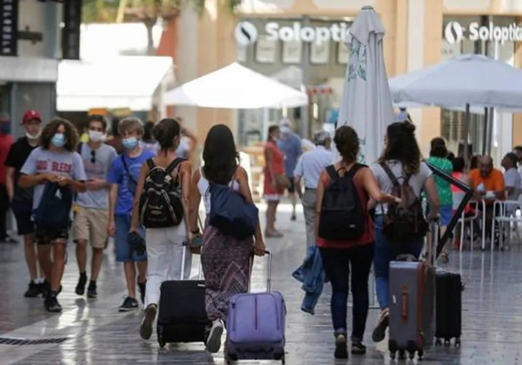 The excellent performance of tourism is boosting Malaga's economy.