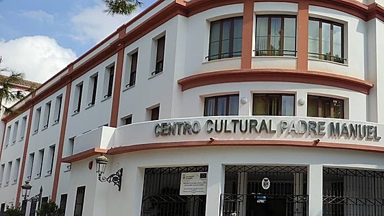 Estepona celebrates summer solstice with French-theme music festival