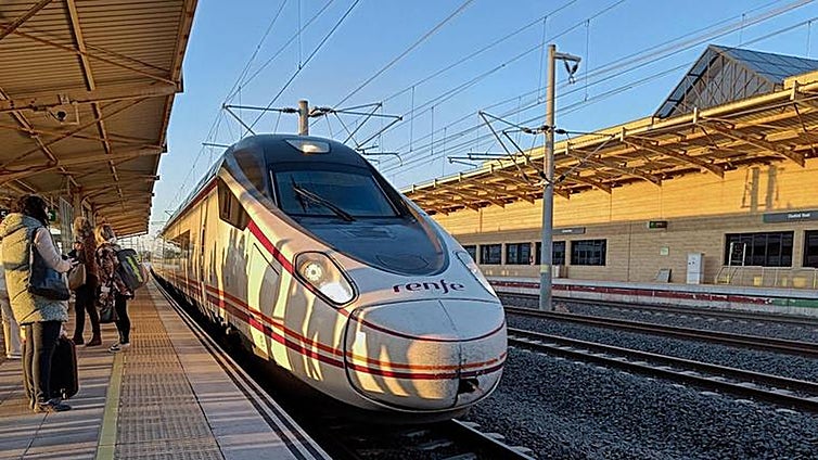 MEPs demand withdrawal of funds from France if high-speed rail link to Spain is delayed