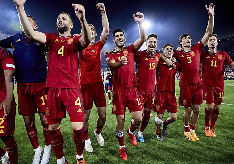 Imagen principal - New era under way for Spanish football following Nations League glory
