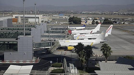Man held for assaulting his wife in the middle of a flight to Malaga