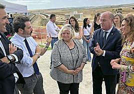 Saúl Minguela, José Ramón Carmona, Teresa Palomino of IDEC, Mayor Manuel Barón and Councillor Rocío Díaz