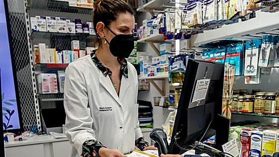 Face masks will no longer be mandatory in hospitals and pharmacies in Spain
