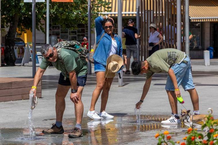 Red alerts for temperatures of up to 44C in Andalucía: these are the areas affected - Vimarsana News