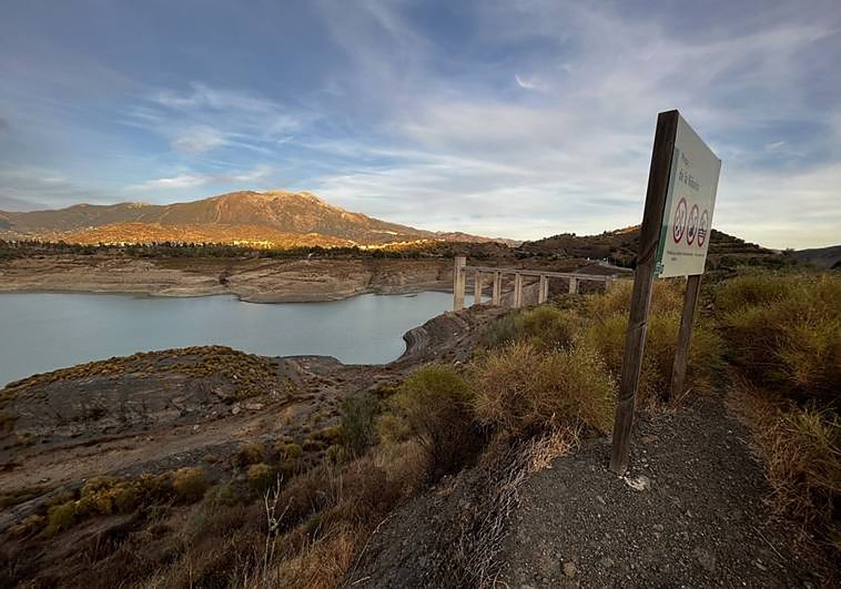 La Viñueal reservoir is down to 9.2 per cent capacity.