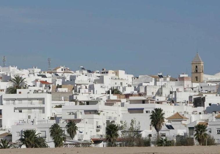 Malaga man dies after falling from balcony during stag weekend in Conil de la Frontera
