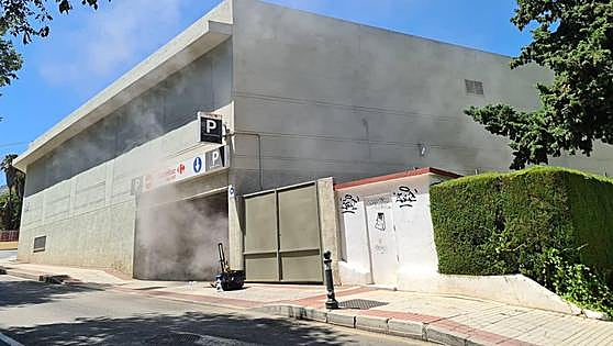 Benalmádena supermarket evacuated due to fire in air conditioning system