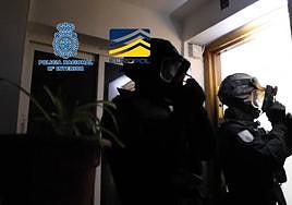 Dangerous gang that smuggled Syrian and Algerian migrants into the EU busted in south of Spain