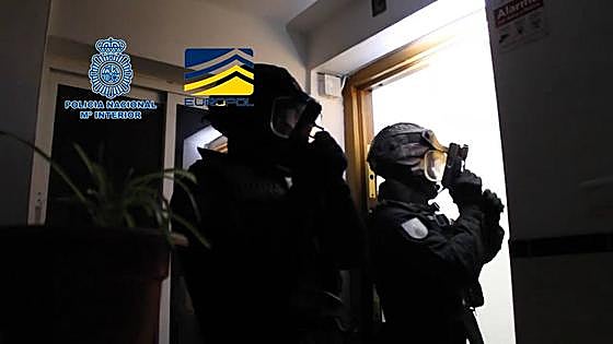 Dangerous gang that smuggled Syrian and Algerian migrants into the EU busted in south of Spain