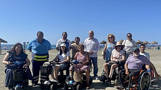 Axarquía town extends adapted bathing service on its beaches