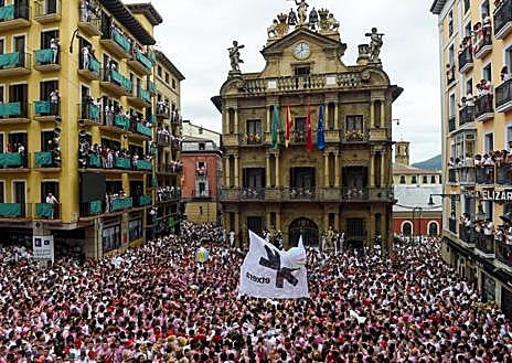 Imagen secundaria 1 - Photographs from the opening event this Thursday, 6 July