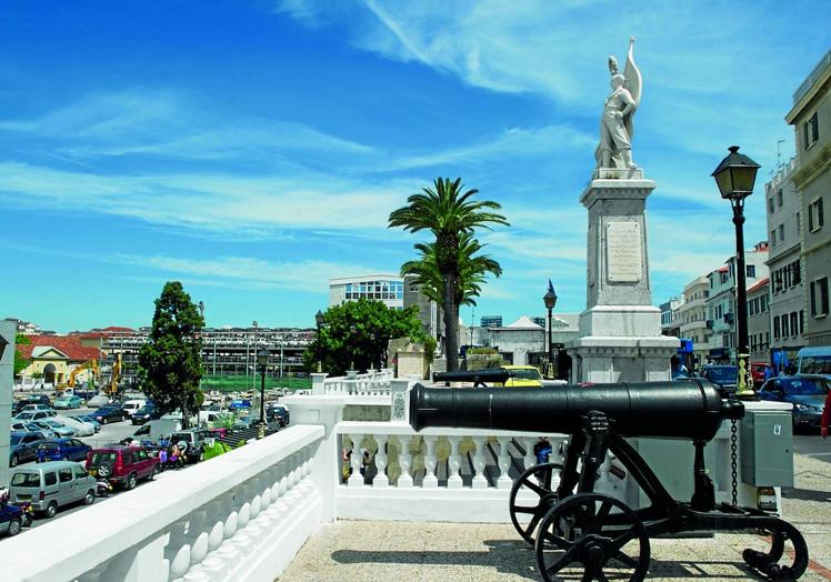 Imagen principal - Gibraltar, history and nature with a view