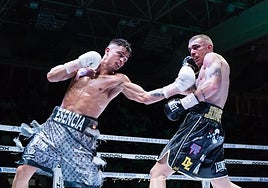 Samuel Molina with a left hook in a recent fight.
