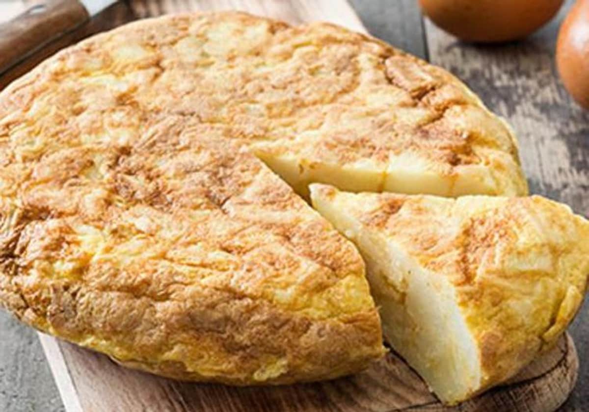 Possible botulism case in Malaga as potato omelette sold in supermarkets across Spain investigated