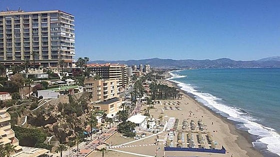 Torremolinos sustainable tourism campaign asks beachgoers to 'take care of the environment'