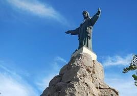 The present image of Christ of the Sacred Heart was inaugurated in February 1995.