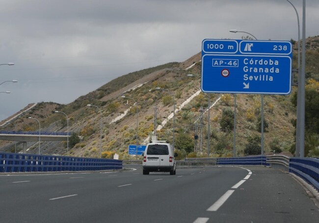 Turn-off from Malaga's outer ring road onto Las Pedrizas toll motorway (AP-46).