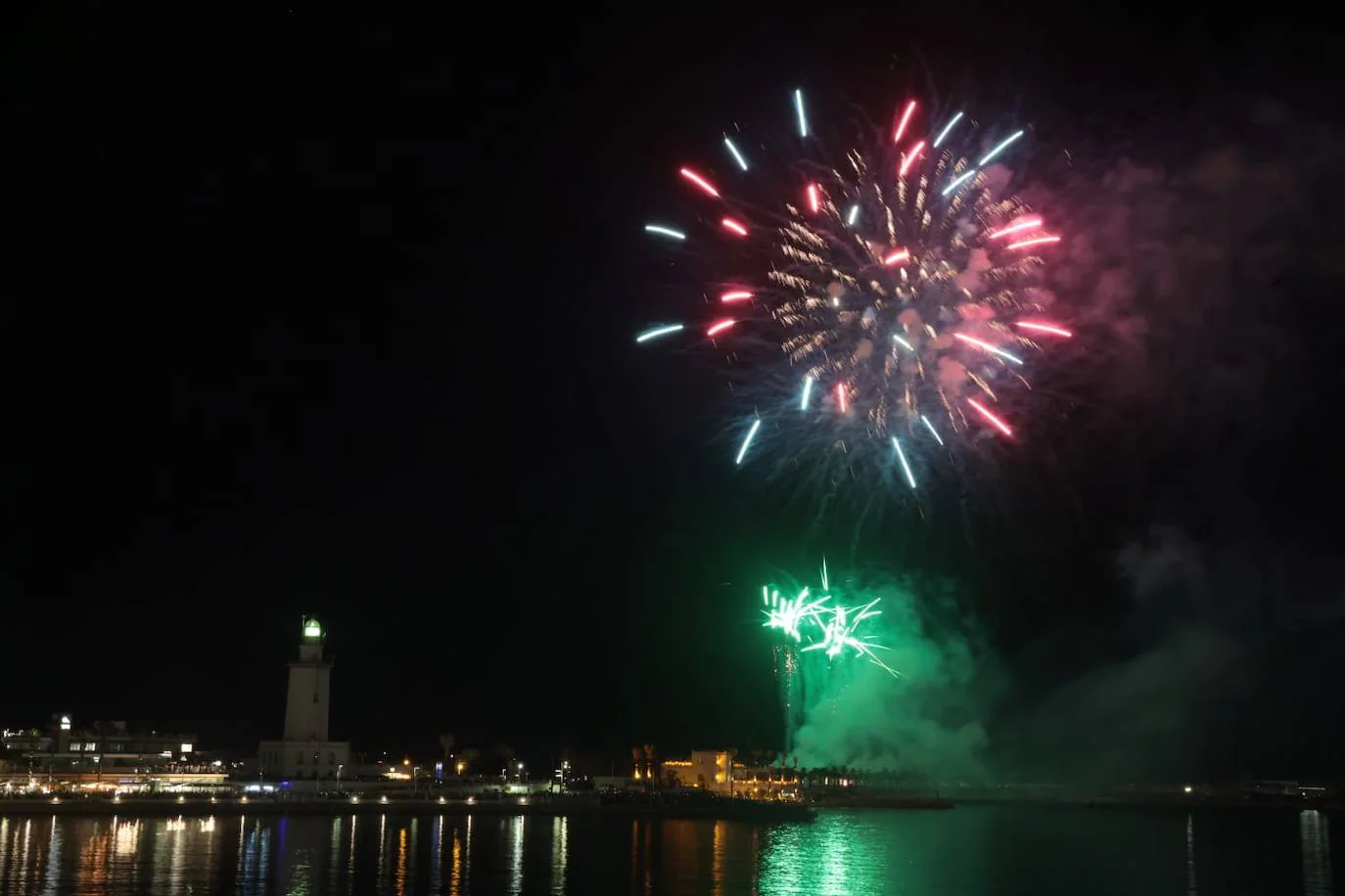In pictures, spectacular drone show and firework display open Malaga&#039;s big summer fair