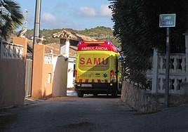 SAMU ambulance at the scene of the incident.