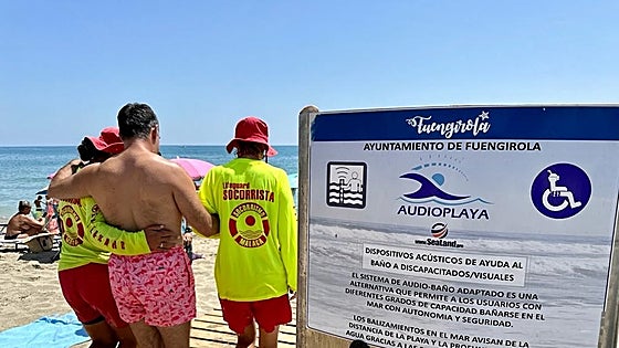 New audio safety system for visually impaired bathers on Fuengirola beach proves 'highly successful'