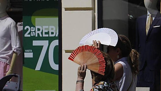 The mysterious but expressive language of the fan in Spain explained