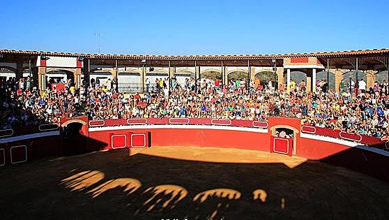 Dwarf bullfighting show banned by Junta de Andalucía