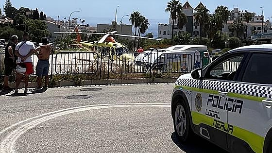 Man seriously injured after falling from ladder while installing air conditioning unit on the Costa del Sol