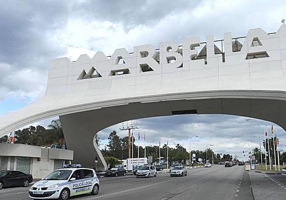 Boyfriend arrested after beaten-up woman found semi-conscious on Marbella beach