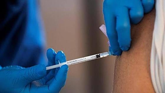 This is the Junta de Andalucía's latest message about coronavirus and flu vaccinations