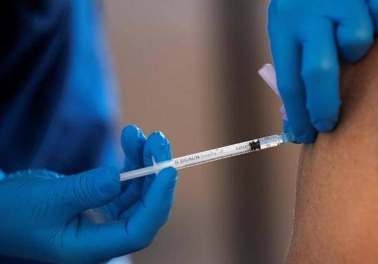 This is the Junta de Andalucía's latest message about coronavirus and flu vaccinations