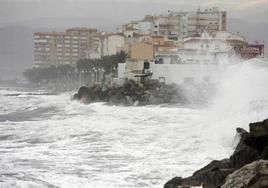 Yellow weather warning on Costa del Sol for winds gusting up to 70km/h and high waves