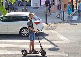 Riders of electric scooters face fines for ignoring regulations.