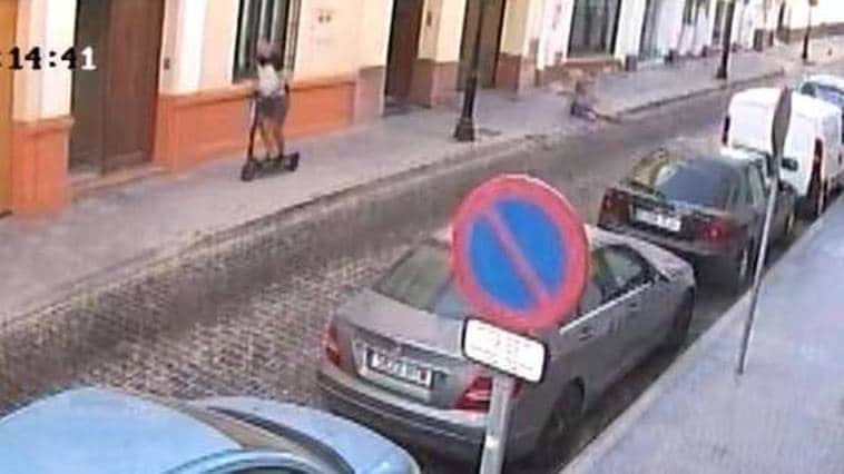 Video helps capture thief on electric scooter who violently assaulted elderly people in Vélez-Málaga