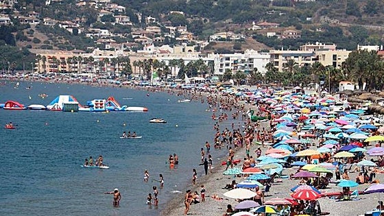 Showers to be turned off on Costa Tropical beaches