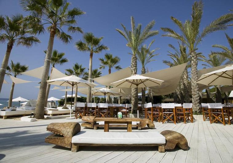 Beach bars in Torremolinos reported for exceeding their terraces