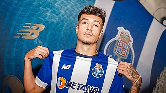 Malaga CF pocket two million euros as former Academy player Iván Jaime joins Porto