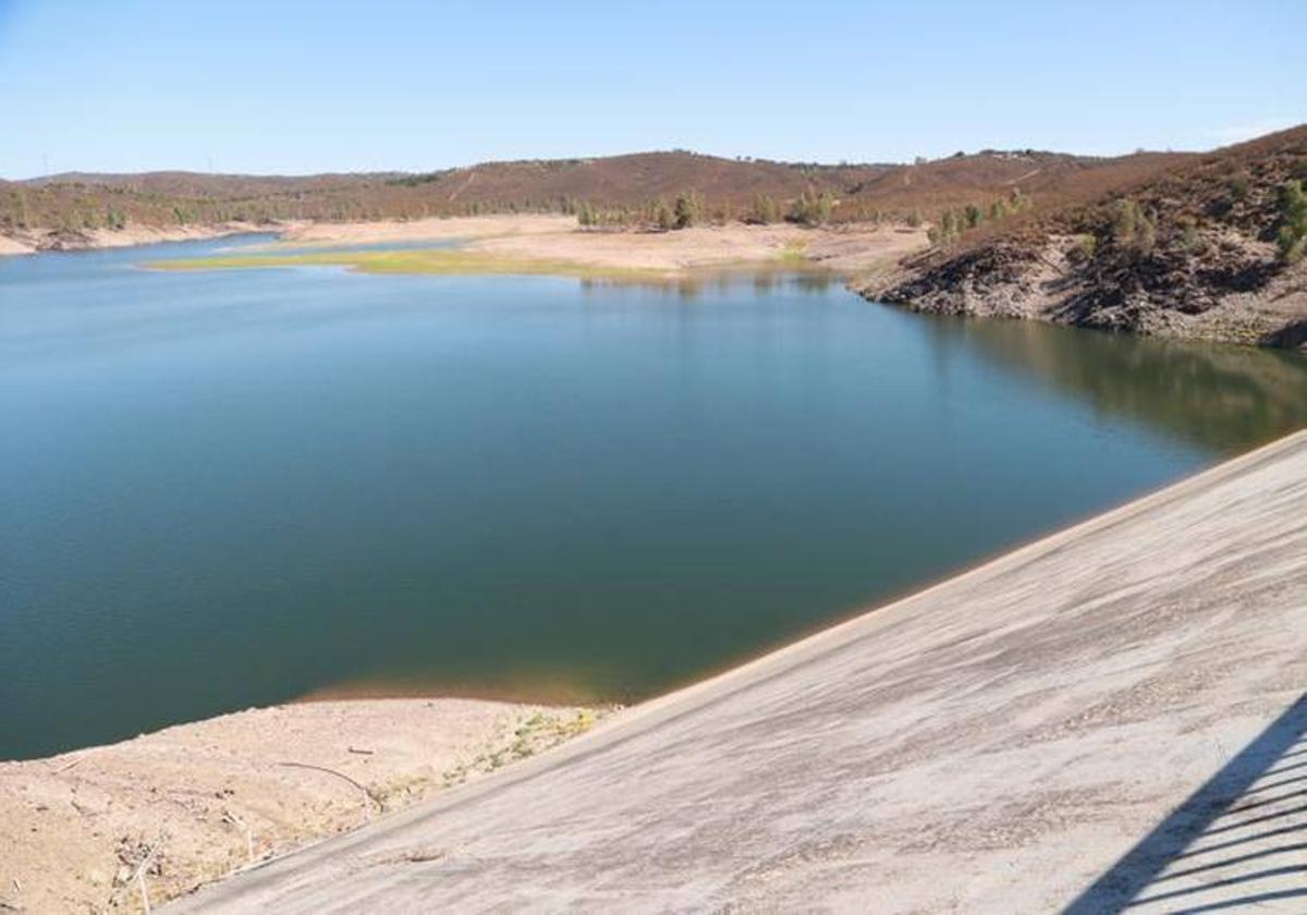 Reservoir levels in Spain continue to drop despite recent heavy rain