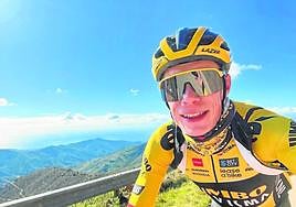 Jonas Vingegaard, on the ascent to Olías earlier this year (30 January).