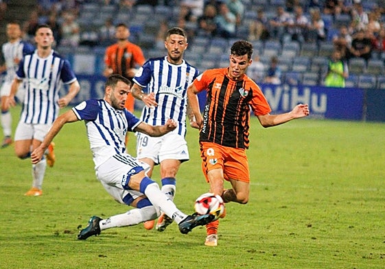 Antequera's Luismi Redondo attempts to ride a challenge.