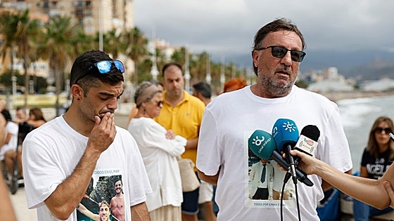 Search for missing Costa del Sol paddleboarders extended to Morocco