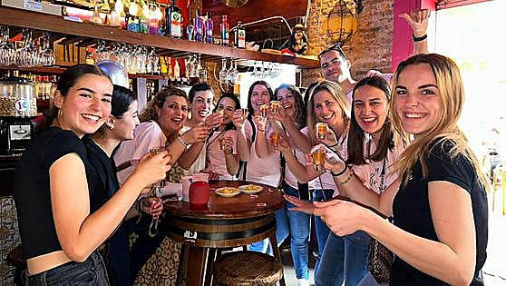 Picasso Restaurant, sangria y tapas with Spanish taste and much more in the very centre of Malaga city